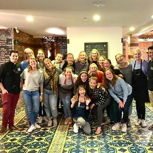https://the-cranky-croc-hostel.hotels-bogota.net